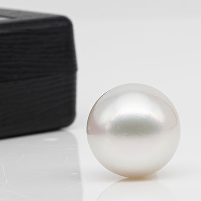 17.7mm Australian White South Sea Pearl, Round Undrilled Loose Pearl, High Luster, Rare Large Size, Jewelry Making, SKU # 3352WS