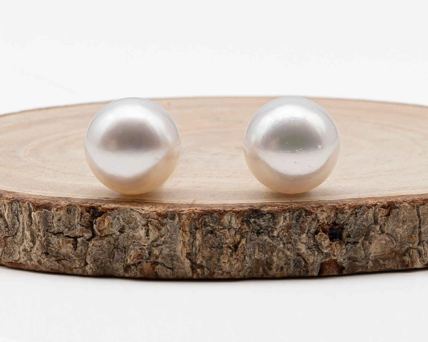 13.5mm Matched Pair Round White South Sea Pearl, Undrilled with Natural Color for Jewelry Making , SKU #3235WS