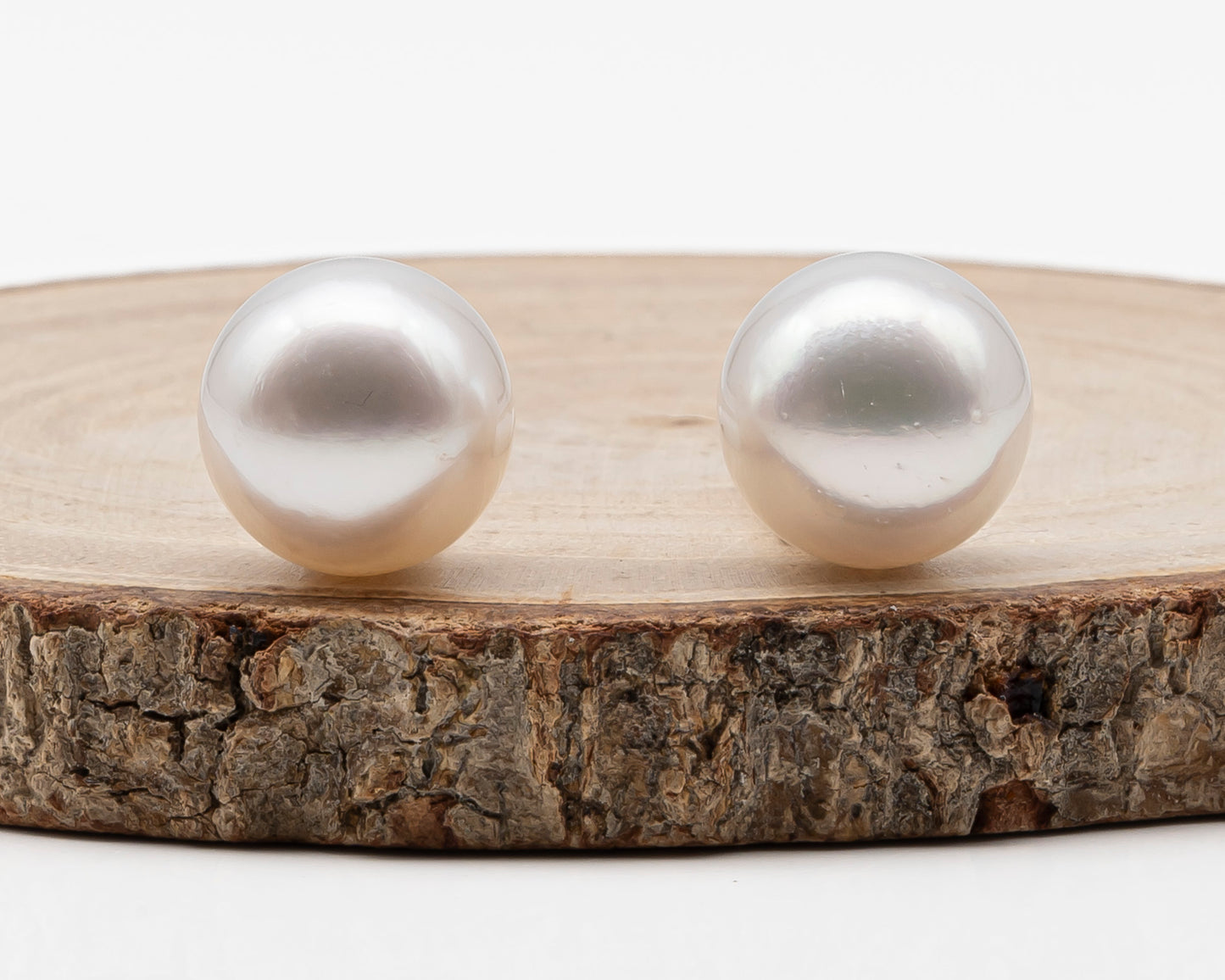 13.5mm Matched Pair Round White South Sea Pearl, Undrilled with Natural Color for Jewelry Making , SKU #3235WS