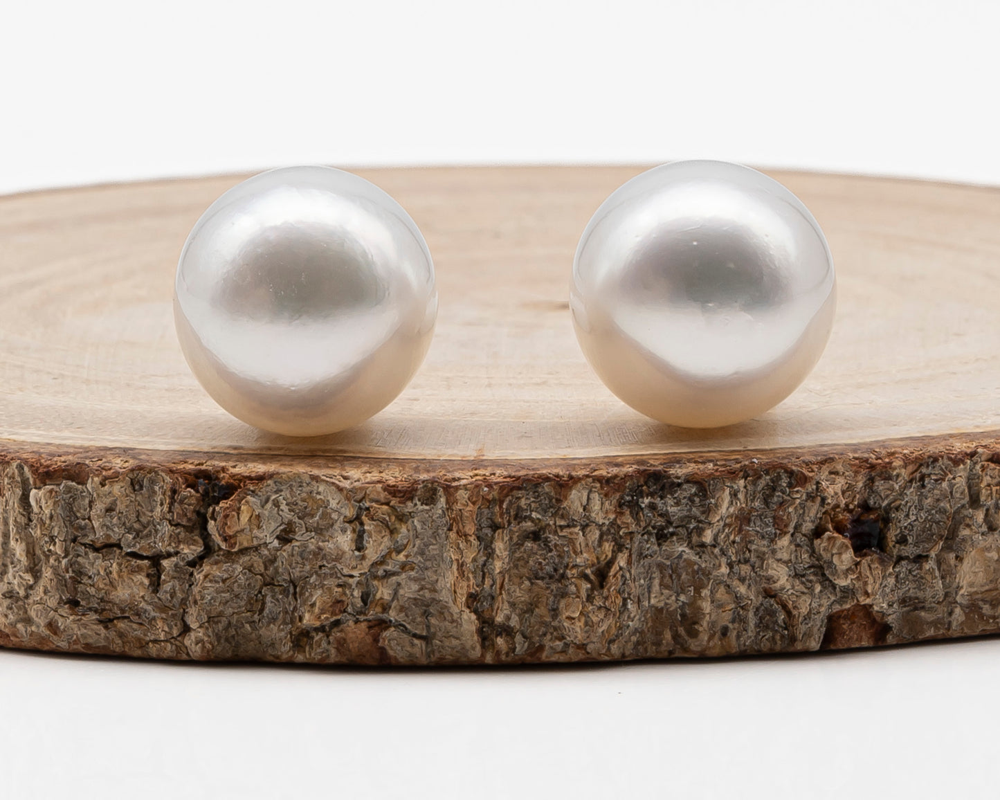 13.6mm Matched Pair Round White South Sea Pearl, Undrilled with Natural Color for Jewelry Making , SKU #3236WS