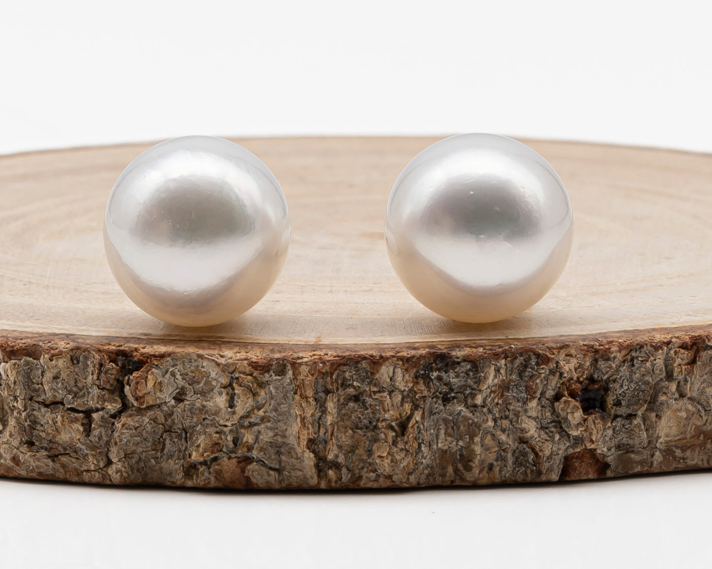 13.6mm Matched Pair Round White South Sea Pearl, Undrilled with Natural Color for Jewelry Making , SKU #3236WS