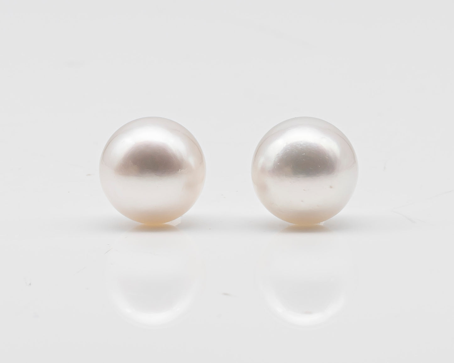 13.5mm Matched Pair Round White South Sea Pearl, Undrilled with Natural Color for Jewelry Making , SKU #3235WS