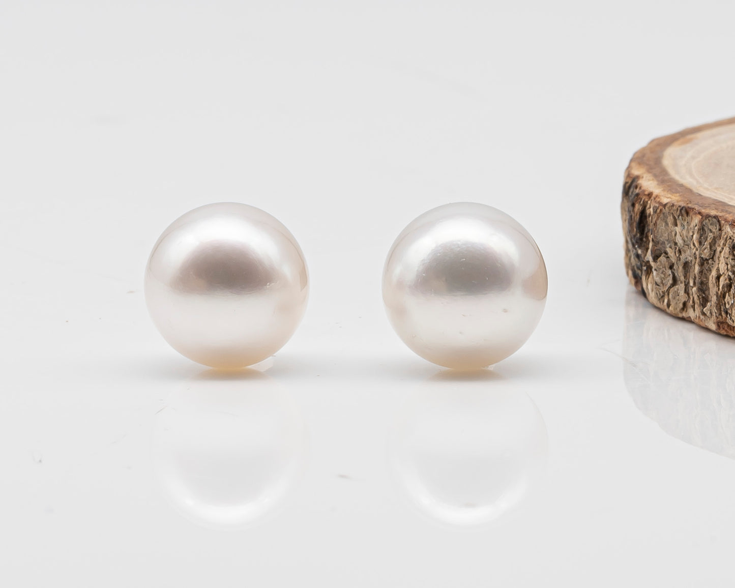 13.5mm Matched Pair Round White South Sea Pearl, Undrilled with Natural Color for Jewelry Making , SKU #3235WS