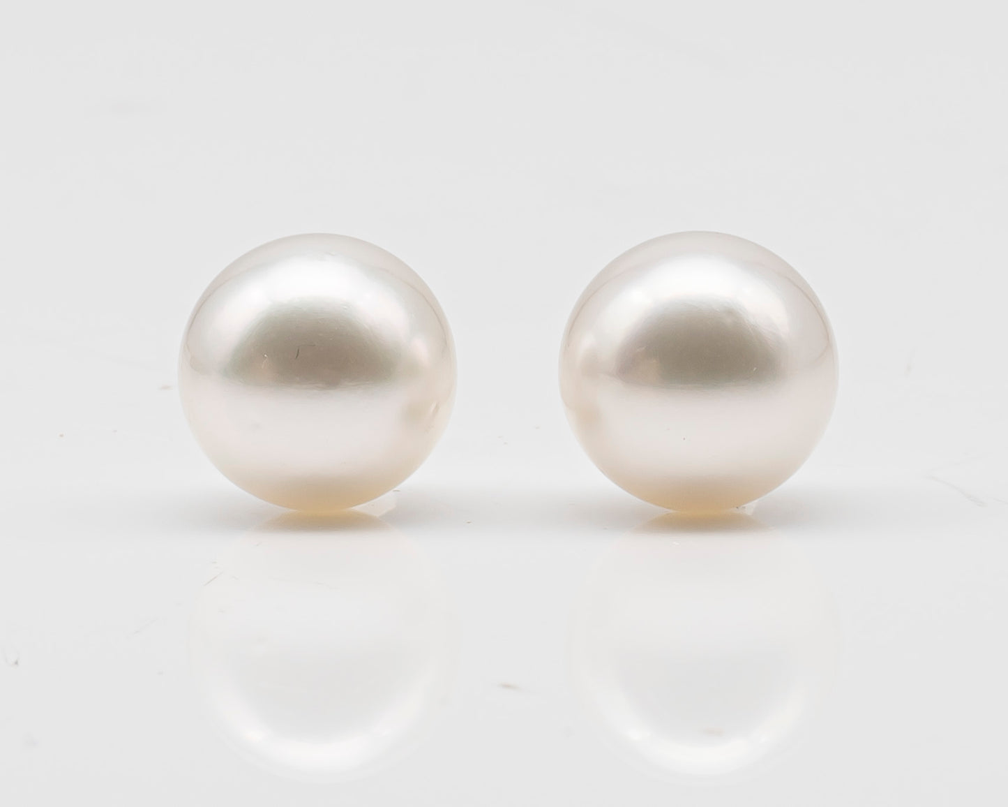 14mm Matched Pair Round White South Sea Pearl, Undrilled with Natural Color for Jewelry Making , SKU #3237WS