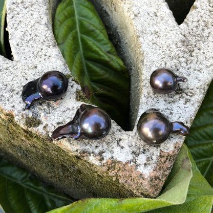 Baroque Pearls 13-14mm Single Piece, Peacock Blue.  BAR_S015