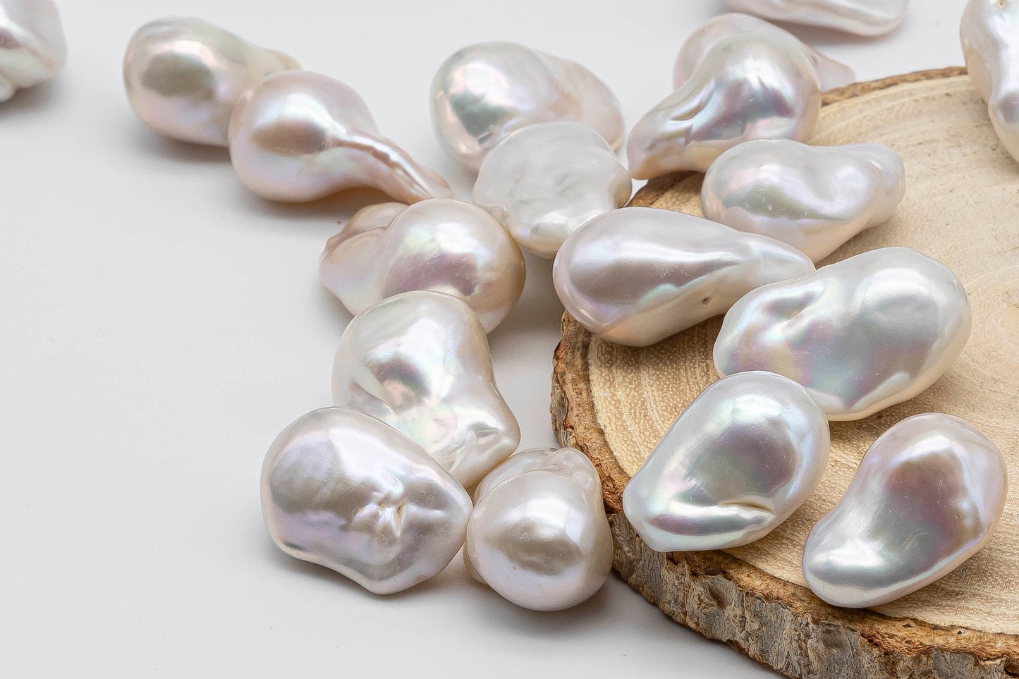 16-17mm Loose Single Piece Baroque Pearl in Large Size Undrilled with Amazing Luster in AAA Qualities, Smooth Surface Bead, SKU # 1367BA