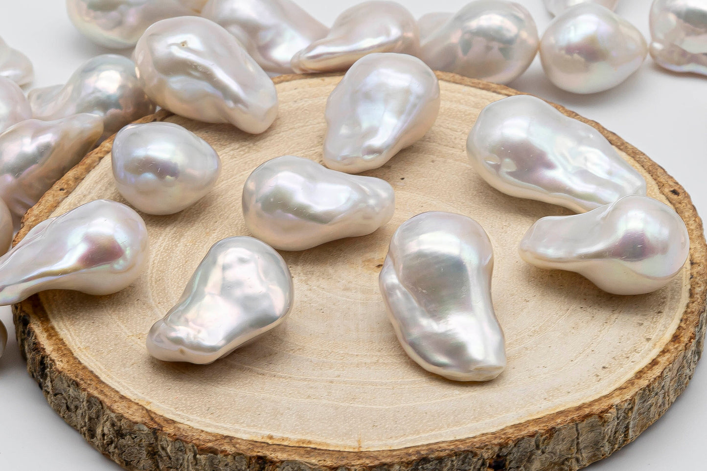 16-17mm Loose Single Piece Baroque Pearl in Large Size Undrilled with Amazing Luster in AAA Qualities, Smooth Surface Bead, SKU # 1367BA